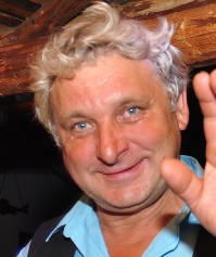 pict4785.jpg [199x237]