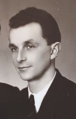 pict6701.jpg [152x237]